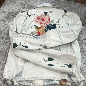 BLANK NYC FLORAL EMBROIDED DENIM JACKET